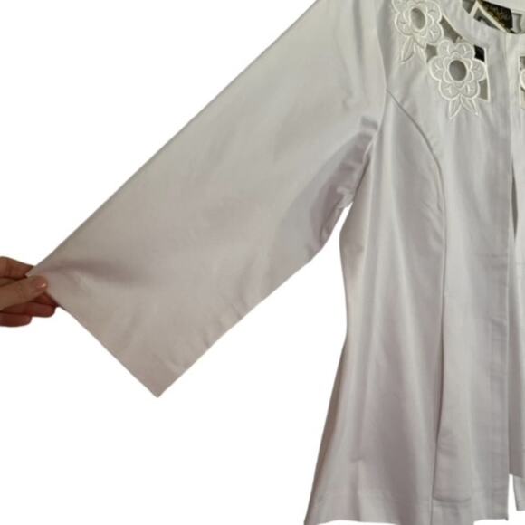 Bob Mackie Womens Size Large NEW 3/4 Sleeve White Embroidered Cut-Out Jacket - Picture 6 of 9